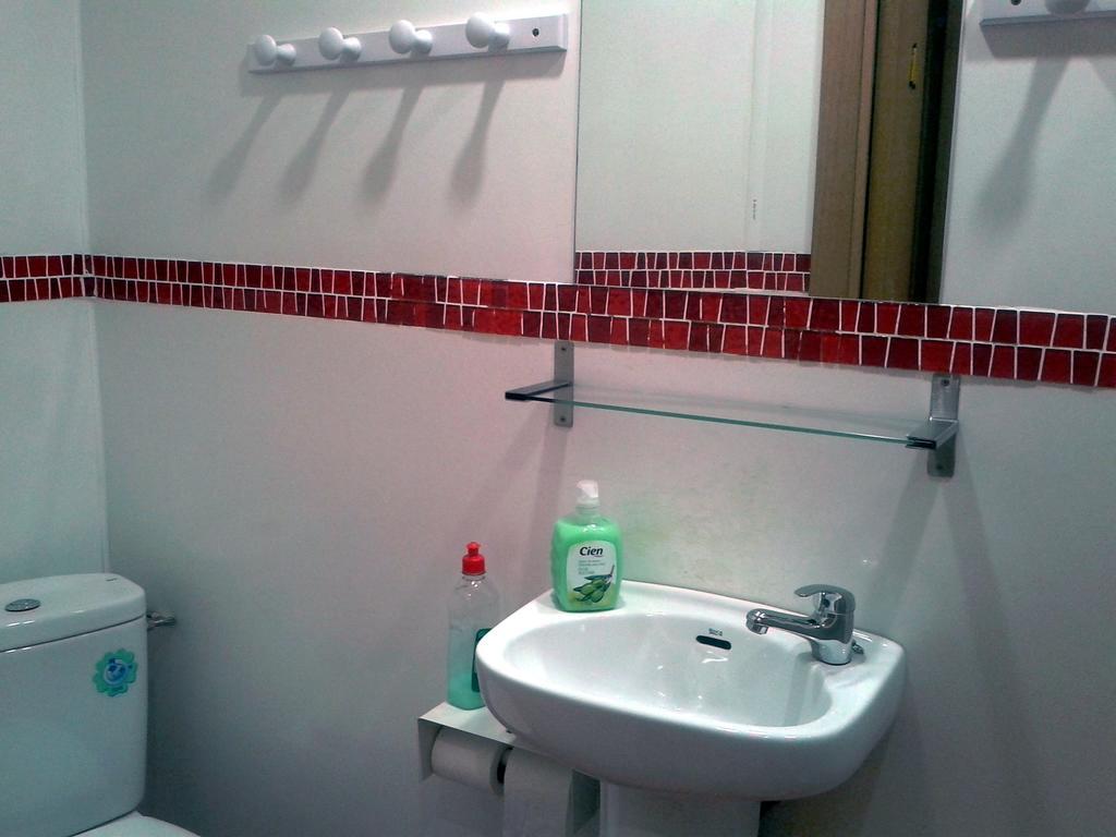 Chambre Familiale avec Salle de Bains Privative et Balcon