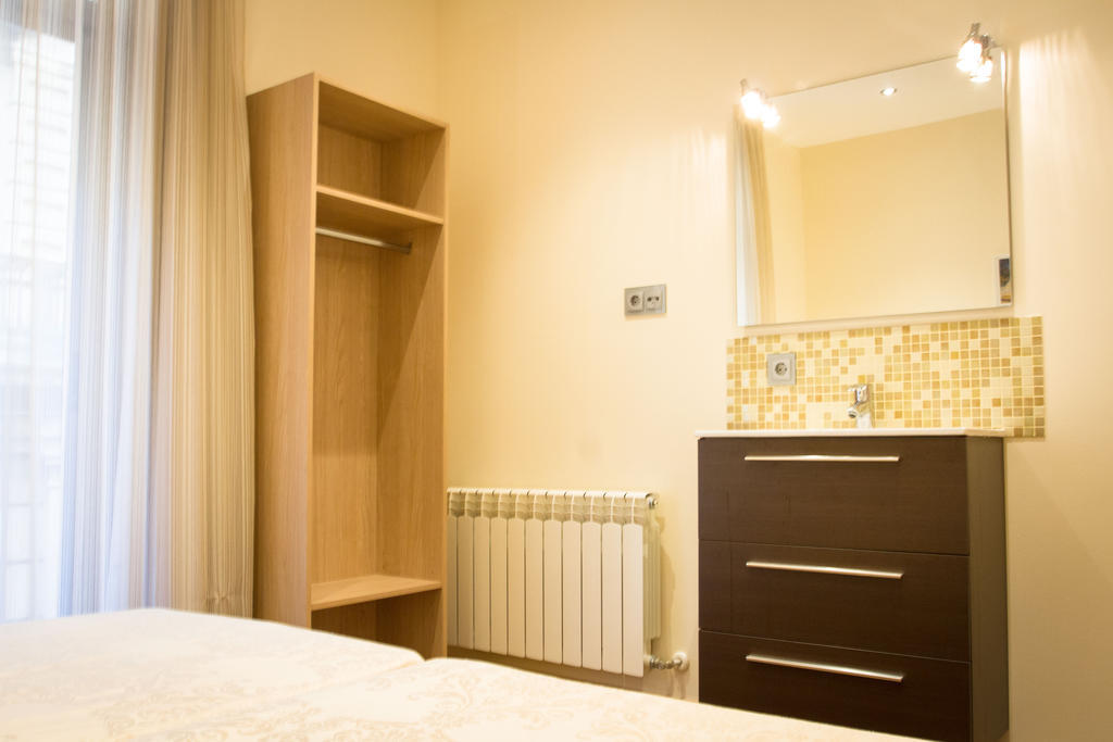 Chambre Double ou Lits Jumeaux avec Salle de Bains Commune
