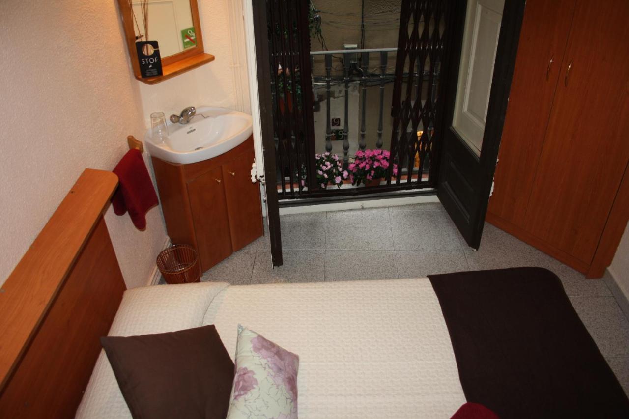 Chambre Simple avec Salle de Bains Commune