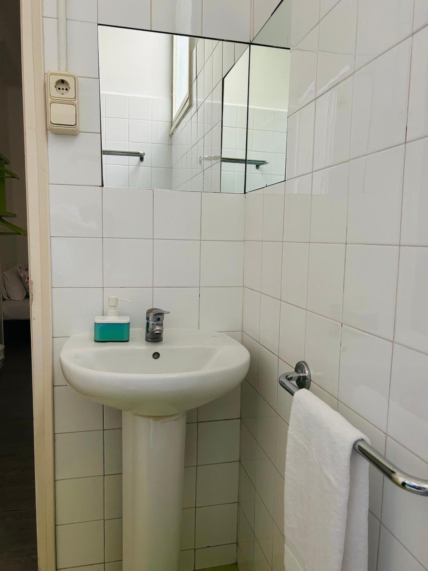 Chambre Lits Jumeaux avec Salle de Bains Privative