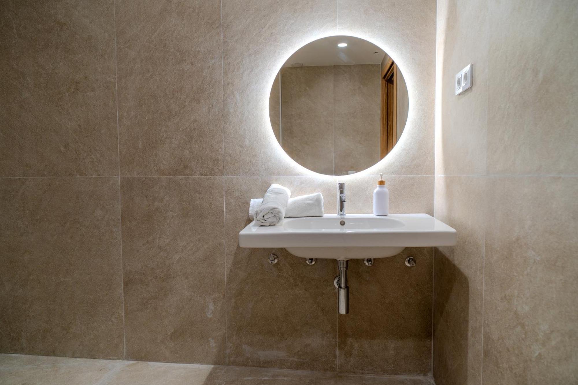 Chambre Triple avec Salle de Bains Extérieure Privée