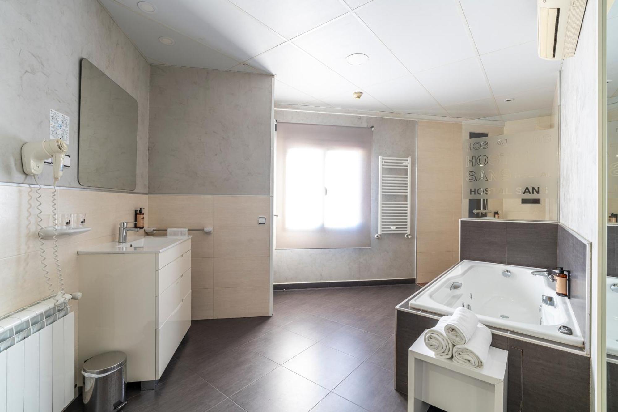 Superior Double Room Hot Tub
