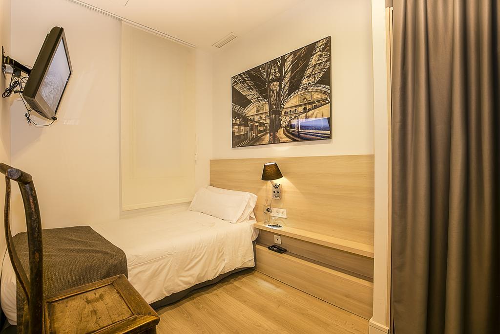 Single Room,133948938:JPEG