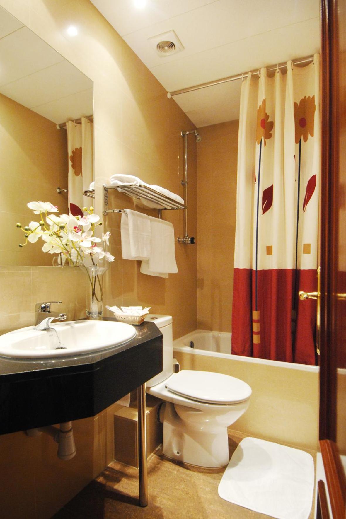 Chambre Quintuple avec Salle de Bains Privative