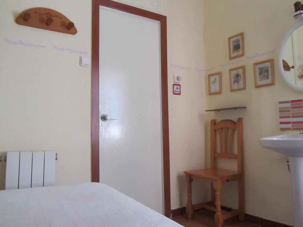 Single Room,371592751:JPEG