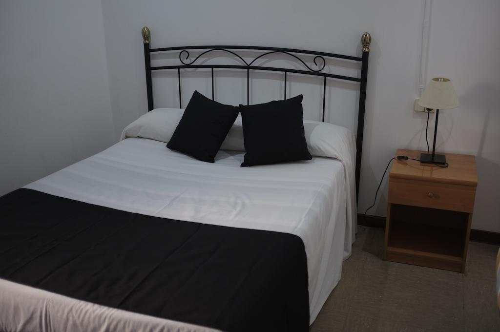 Double or Twin Room Private Bathroom