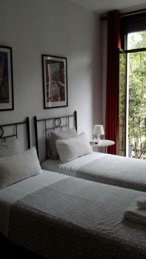 Chambre Double ou Lits Jumeaux avec Salle de Bains Commune