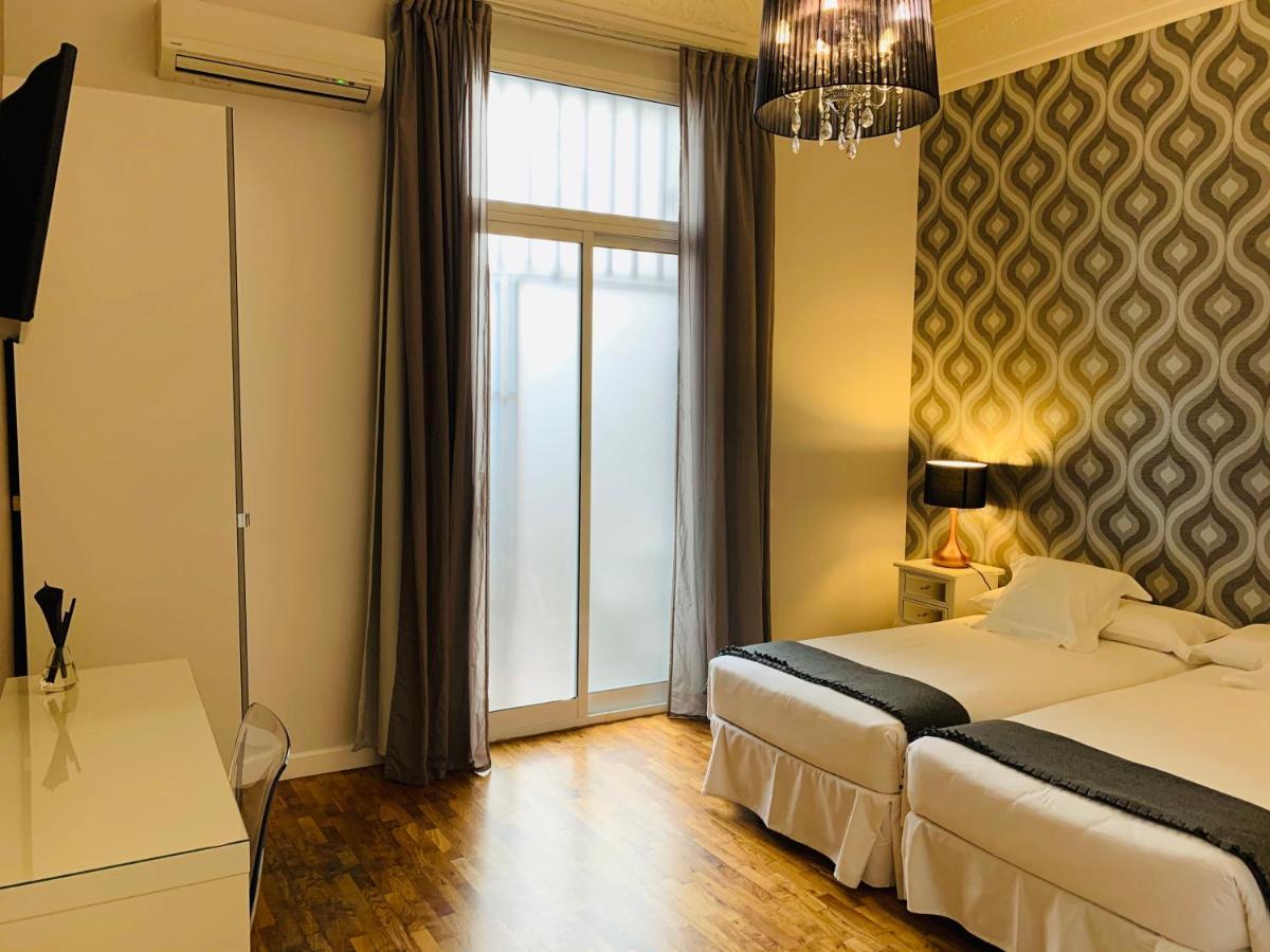 Twin Room Private Bathroom