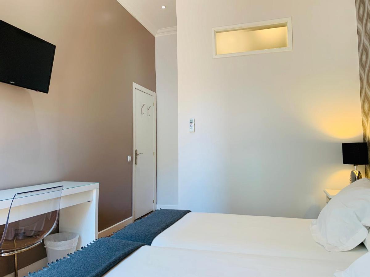Twin Room Private Bathroom
