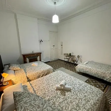 A & M Barcelona Hostal-2