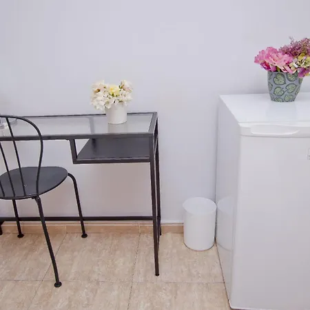 Barcelona City North Hostal-2