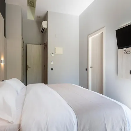 Plaza Goya Rooms-3