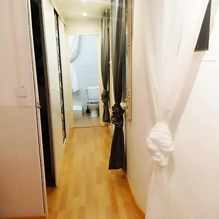Small Single Private Room Center City-2
