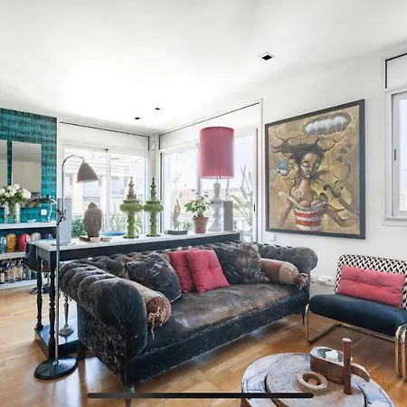 Elegant Cozy Central Room In Barcelona-3