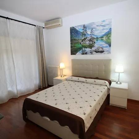 Habitaciones Viladomat-3
