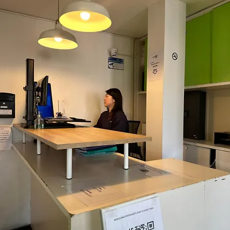 Central And Basic Universitat For Young Hostel-3