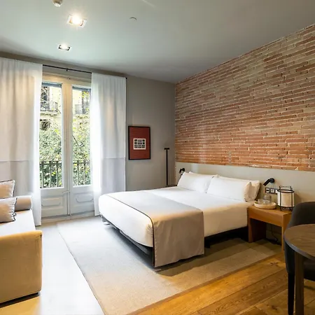 Uma Suites Pau Claris-3