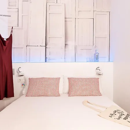 Chic&Basic Tallers Hostal-2