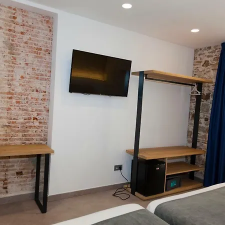 Hostal Paris-2